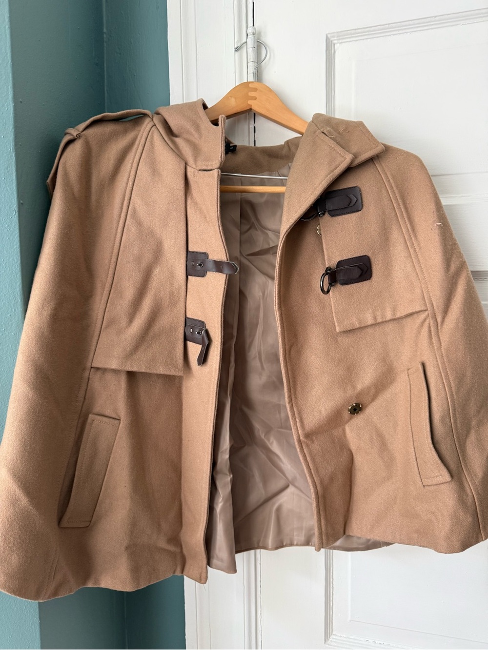 Women’s Tan Wool-Blend Hooded Cape with Toggles size small